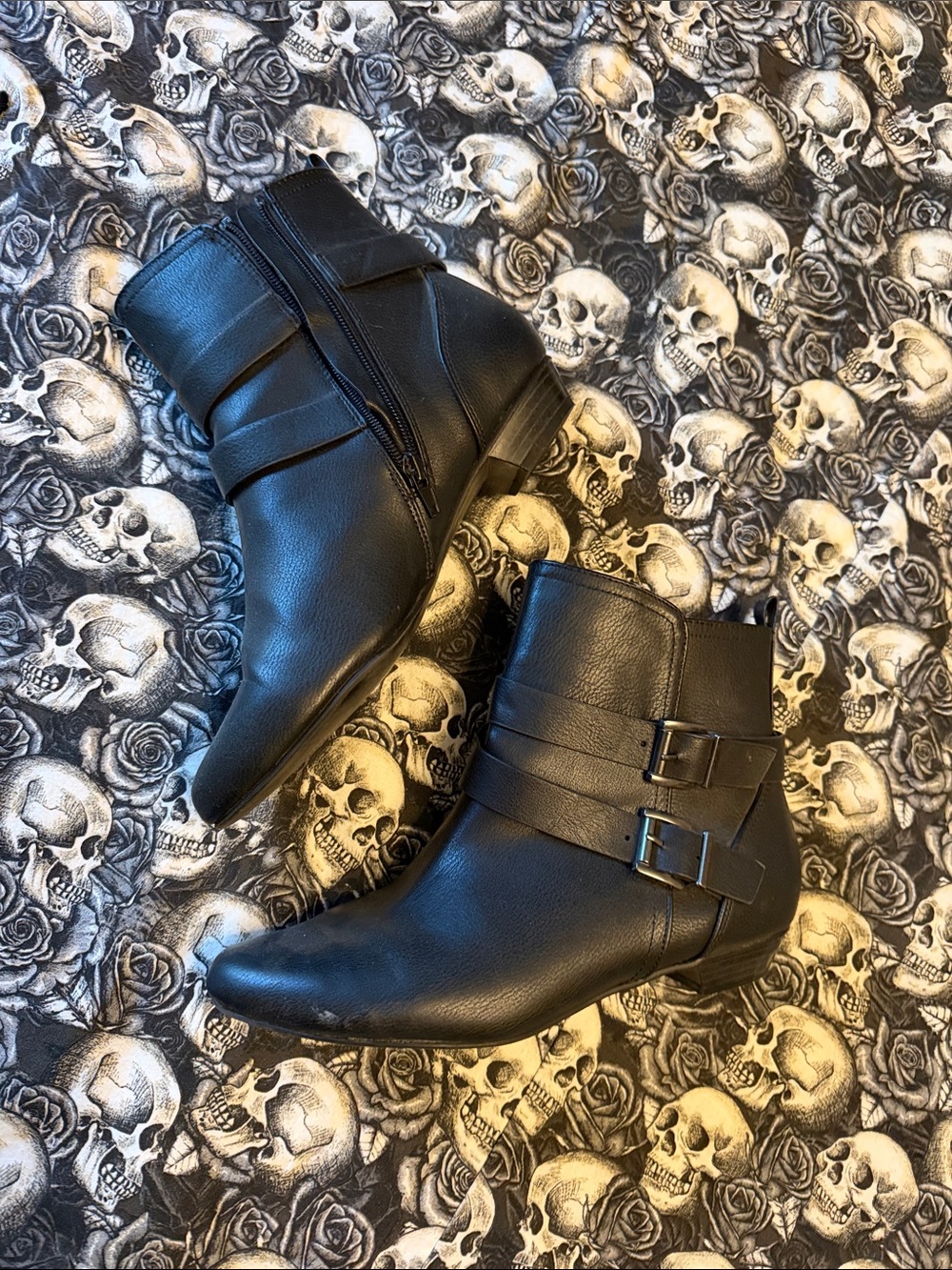 VINTAGE 8.5 Black Leather SODA Ankle ZIP Boots with Buckle Straps